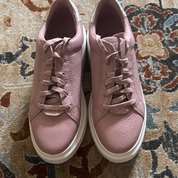 UGG Women's Blush Pink Sneakers - Picture 1 of 6